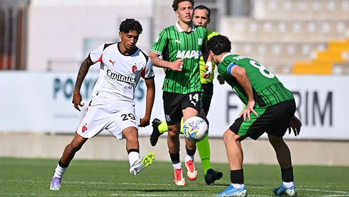 เงาที่ทอดยาวในเอมิเลีย: AC Milan Primavera กับผลเสมอที่กัดกินความหวัง