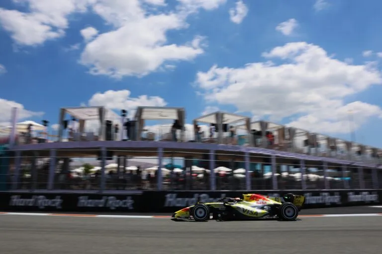 หนีฟ้าผ่า! Miami Grand Prix 2026 ประกาศเลื่อนเวลาแข่งเร็วขึ้น หลังพยากรณ์อากาศทำเสียวไส้