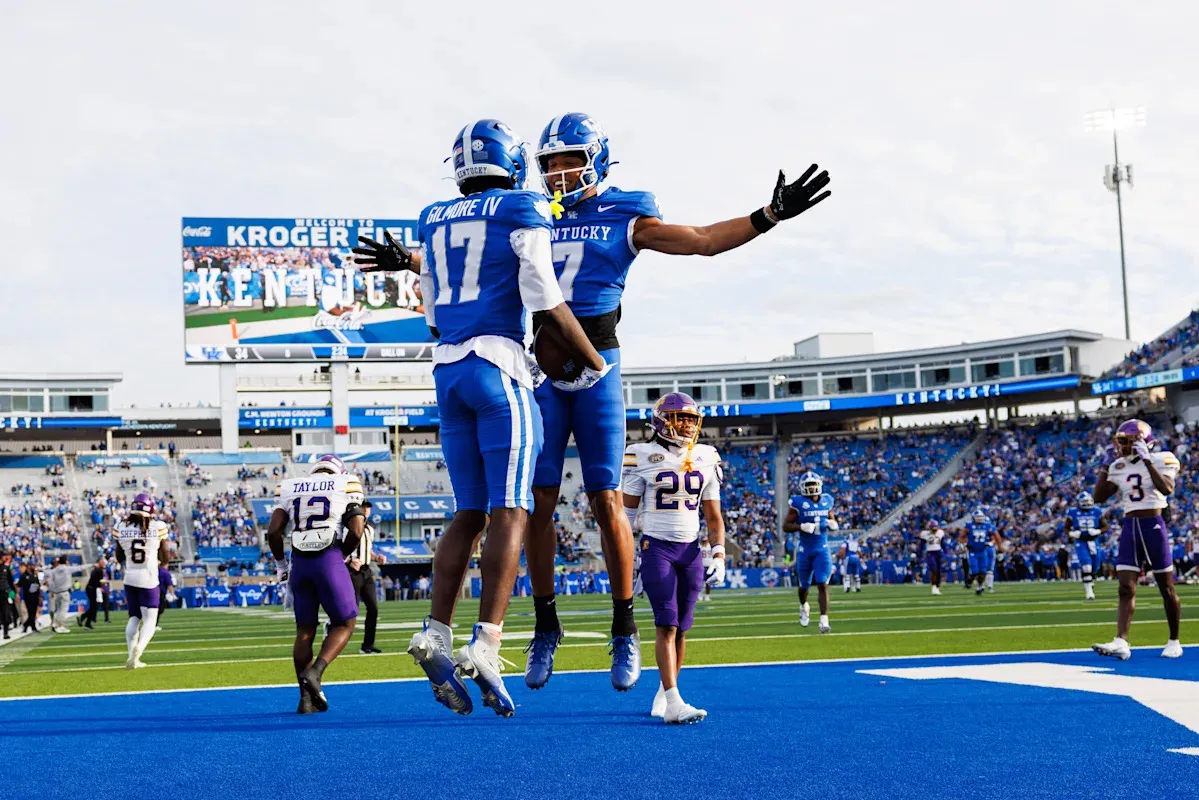 วิจิตรศิลป์แห่งสมรภูมิหญ้าเขียว: เจาะลึกขุมกำลัง Wide Receiver ของ Kentucky Wildcats ประจำฤดูกาล 2026
