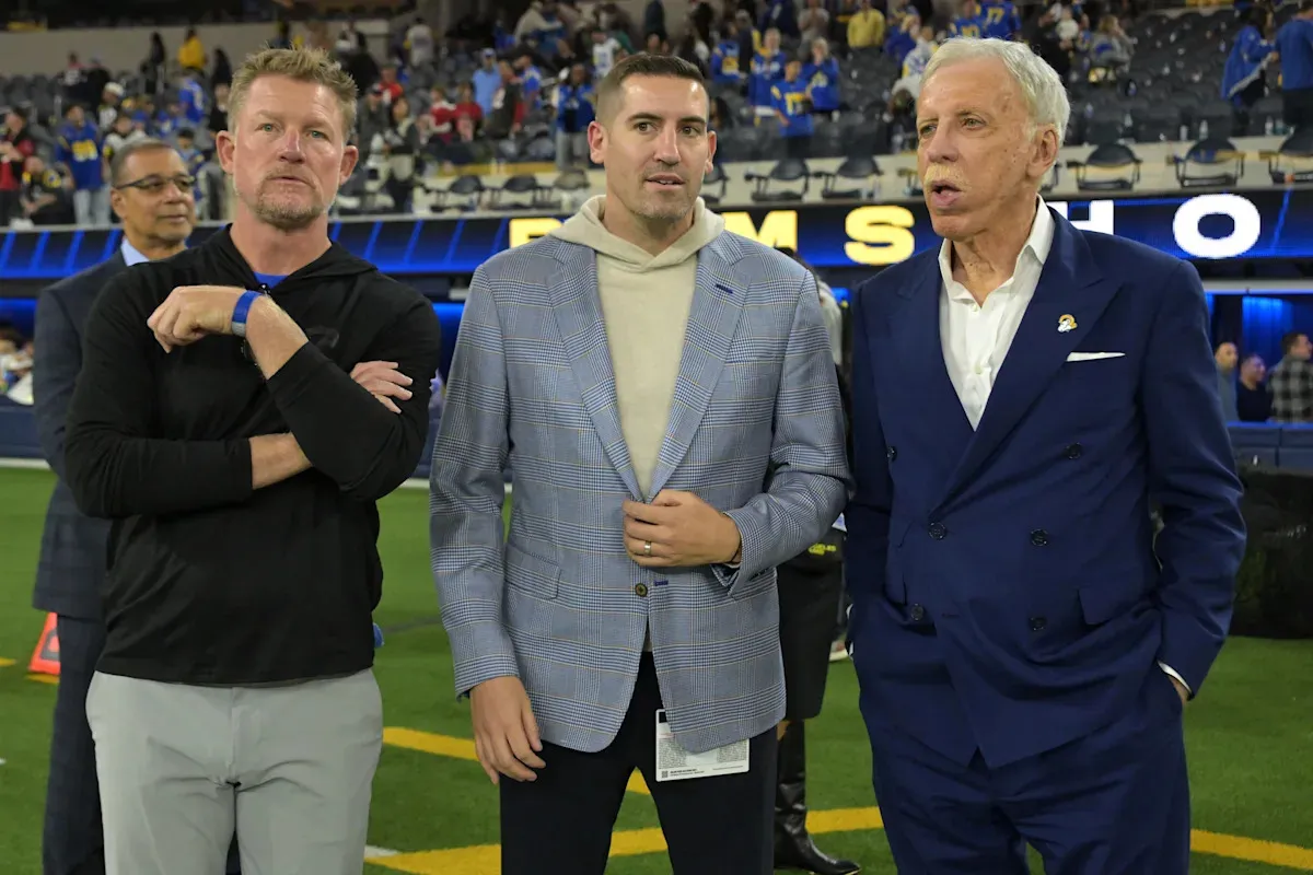 รอยร้าวในห้องดราฟต์: เมื่อ Les Snead สวมเสื้อทีมคู่อริเย้ยหยันศรัทธาชาว Los Angeles