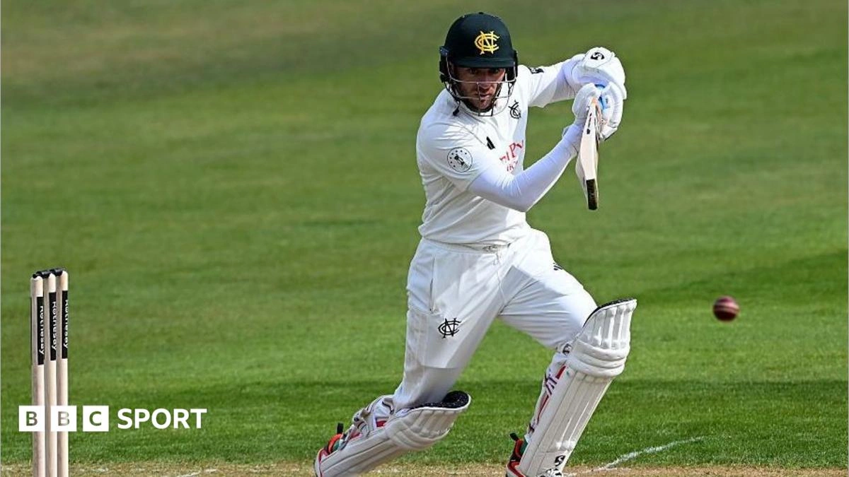 Joe Clarke ทำสถิติพันรันคนแรกในซีซั่นพา Nottinghamshire สู้ศึก Edgbaston
