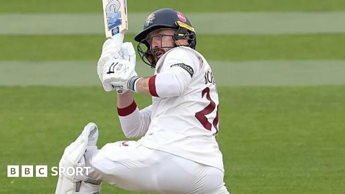 มหากาพย์แห่ง Wantage Road: Lancashire กางใบเรือบุกทะลวง Northants ในวันเปิดฉาก
