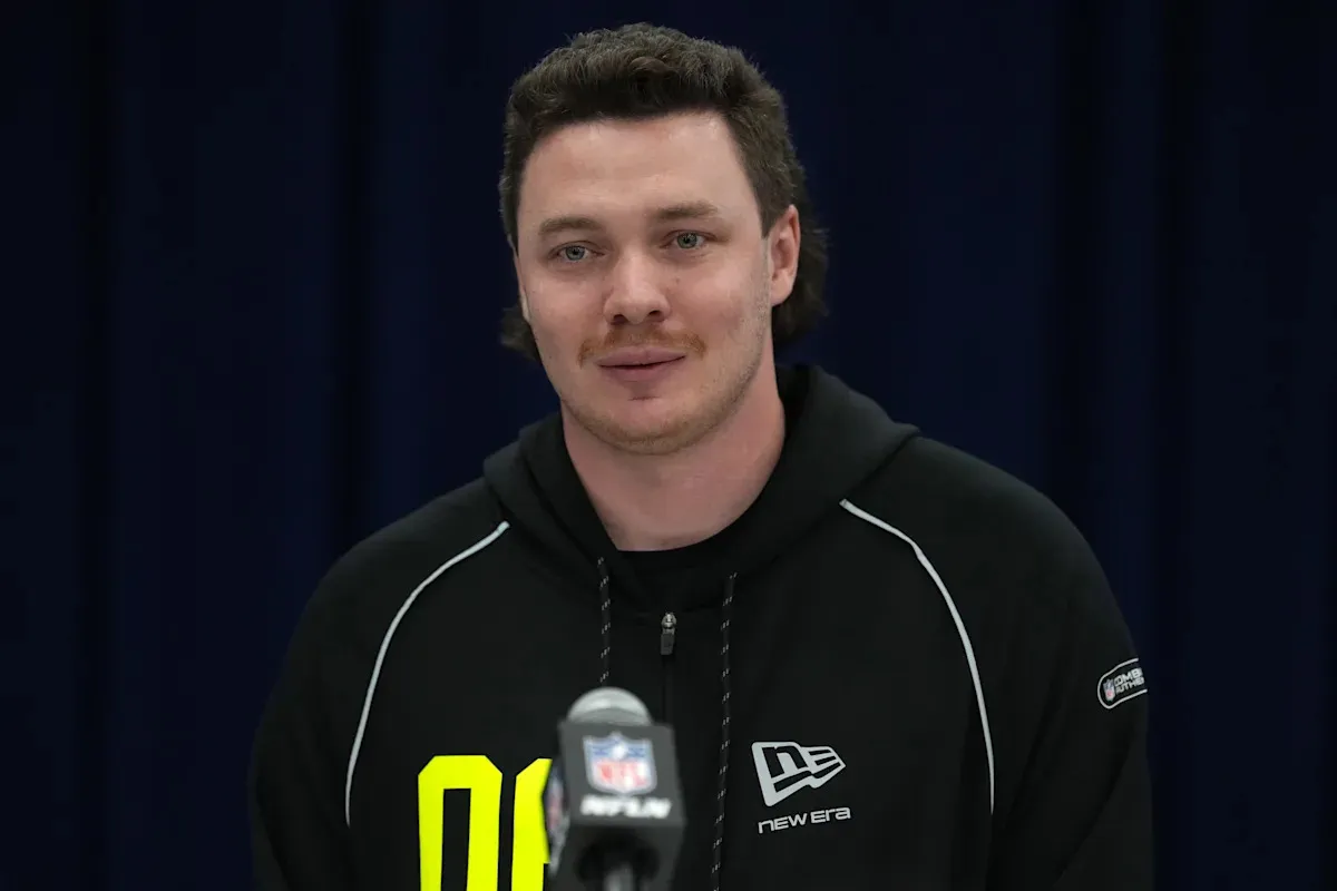 นาฏกรรมแห่งวิถีโค้ง: เมื่อ Brett Thorson จารึกบทใหม่ในฐานะศิลปินไร้อันดับสู่ Minnesota Vikings