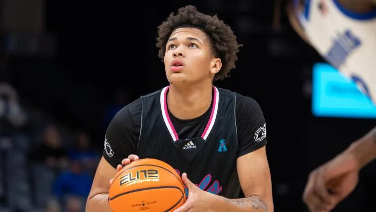 สมรภูมิแย่งชิงตัว! Kentucky เปิดศึก Syracuse และ Arizona ล่าลายเซ็นอดีตดาวรุ่ง Top 100 จาก Transfer Portal