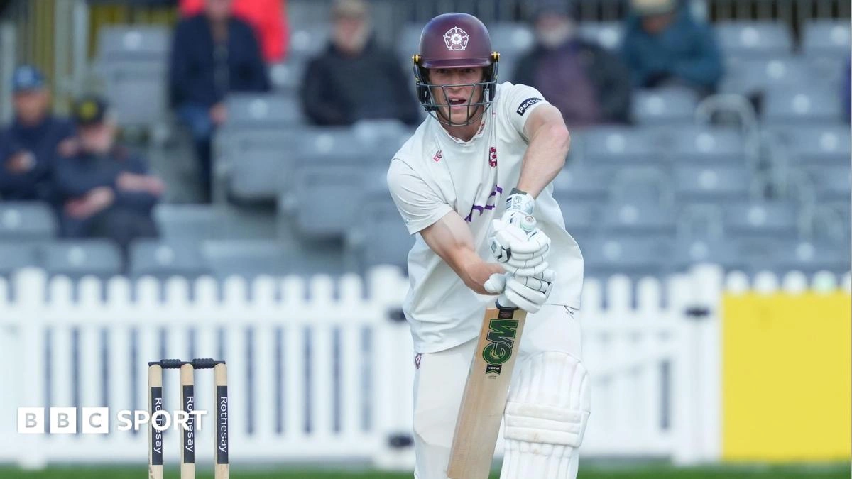 Calvin Harrison ระเบิดฟอร์ม! หวด 92 รันพา Northants พลิกนรกแซงชนะ Gloucestershire ในศึก County Championship