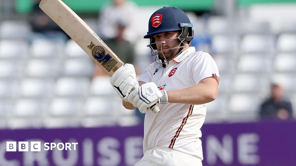 Critchley แท็กทีม Allison กู้ชีพ Essex: เมื่อกัปตันนิ้วเดี้ยงจนต้องเปิดซิงกฎใหม่ชน Hampshire