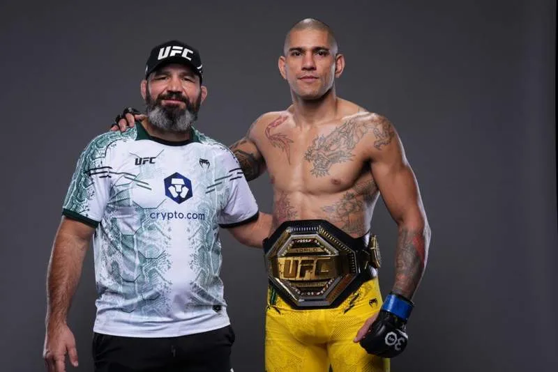 เจาะระบบความคิด Alex Pereira: จากงบค่าเหล้าสู่การสร้างระบบ Charity ในบราซิล โดย Glover Teixeira