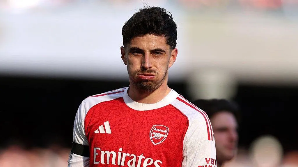 เงาที่เลือนหายในแสงโพล้เพล้: Arsenal กับคำถามถึงลมหายใจของเพชฌฆาต