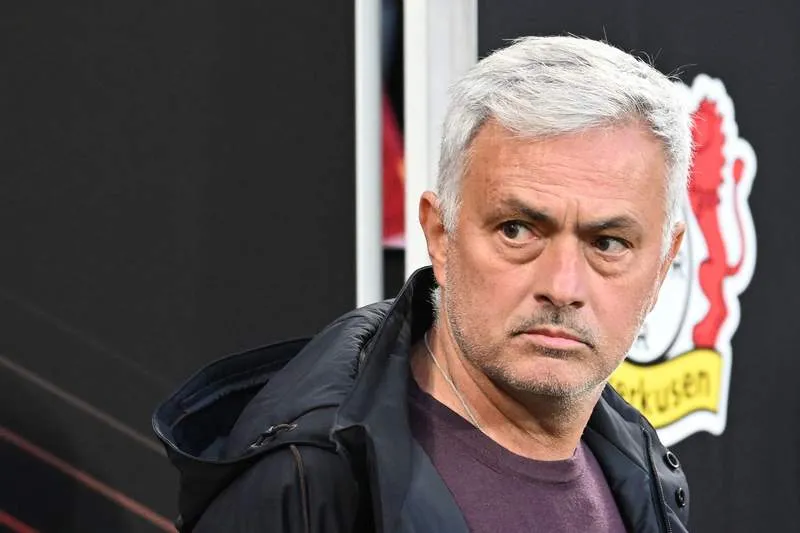 เงาอดีตที่ยังไม่หวนคืน: Jose Mourinho กับเสียงเพรียกที่ยังเงียบงันจาก Madrid
