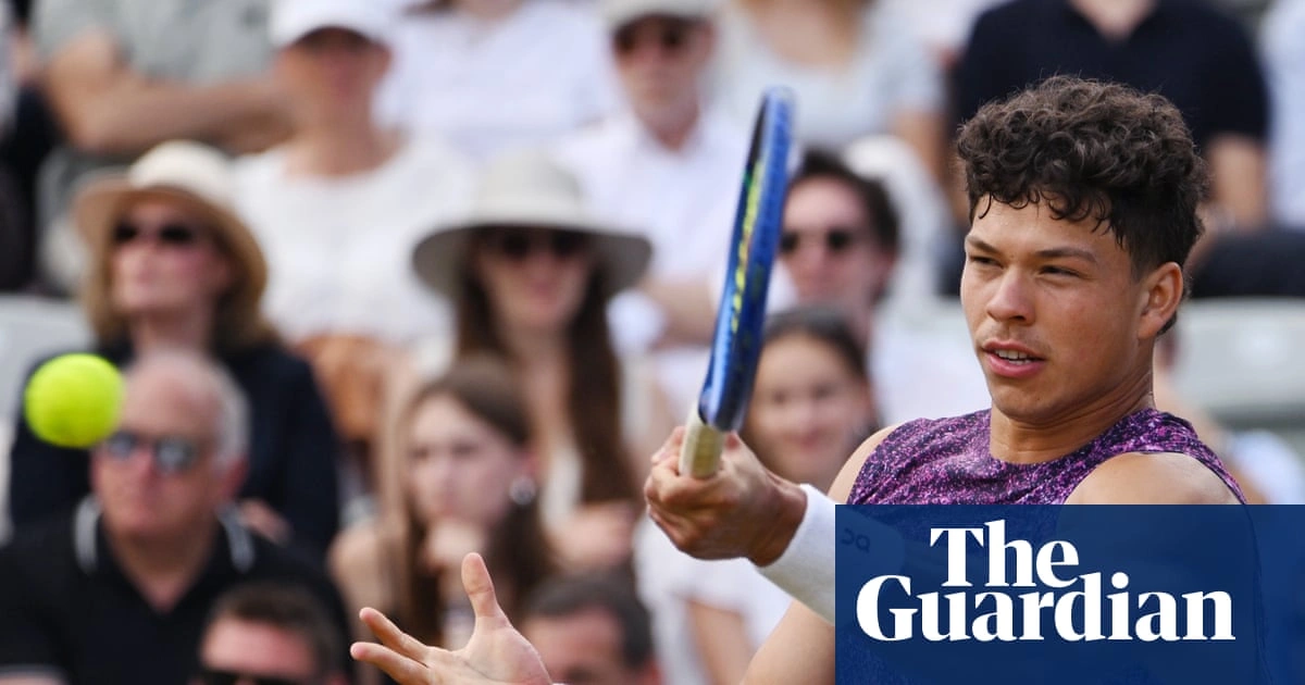 Ben Shelton โค่น Taylor Fritz คว้าแชมป์ Stuttgart Open สร้างสถิติซิวโทรฟี่ครบ 3 พื้นสนามในปีเดียว