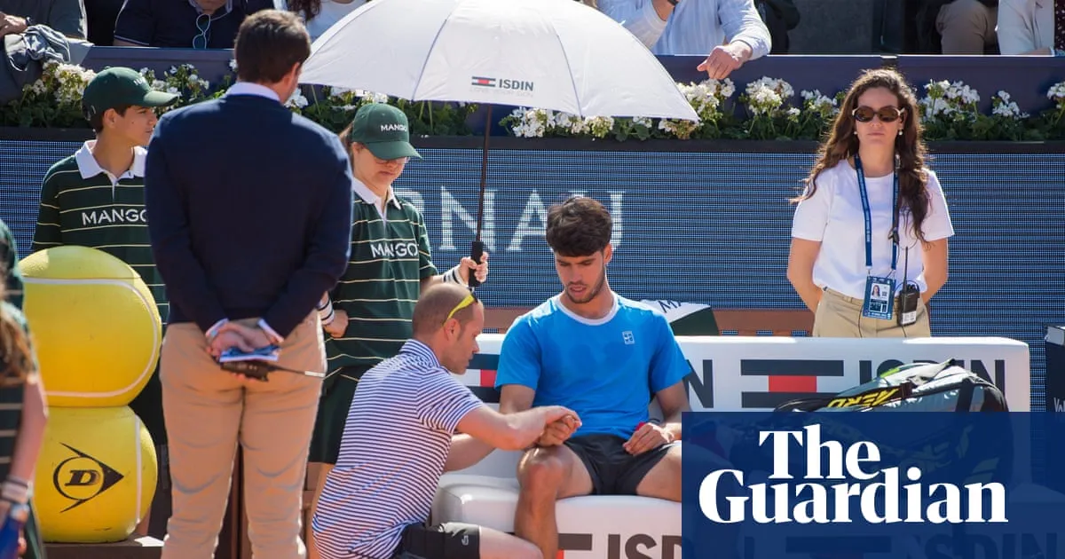 ข้อมือที่แตกสลาย: Carlos Alcaraz จำใจสยบต่อความเจ็บปวด ถอนตัวจาก French Open