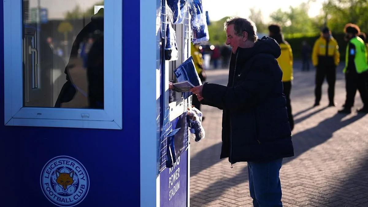 Championship คืนนี้: Leicester หลังพิงฝาหนีตายปะทะ Hull; Coventry เตรียมฉลองแชมป์ใส่ Portsmouth