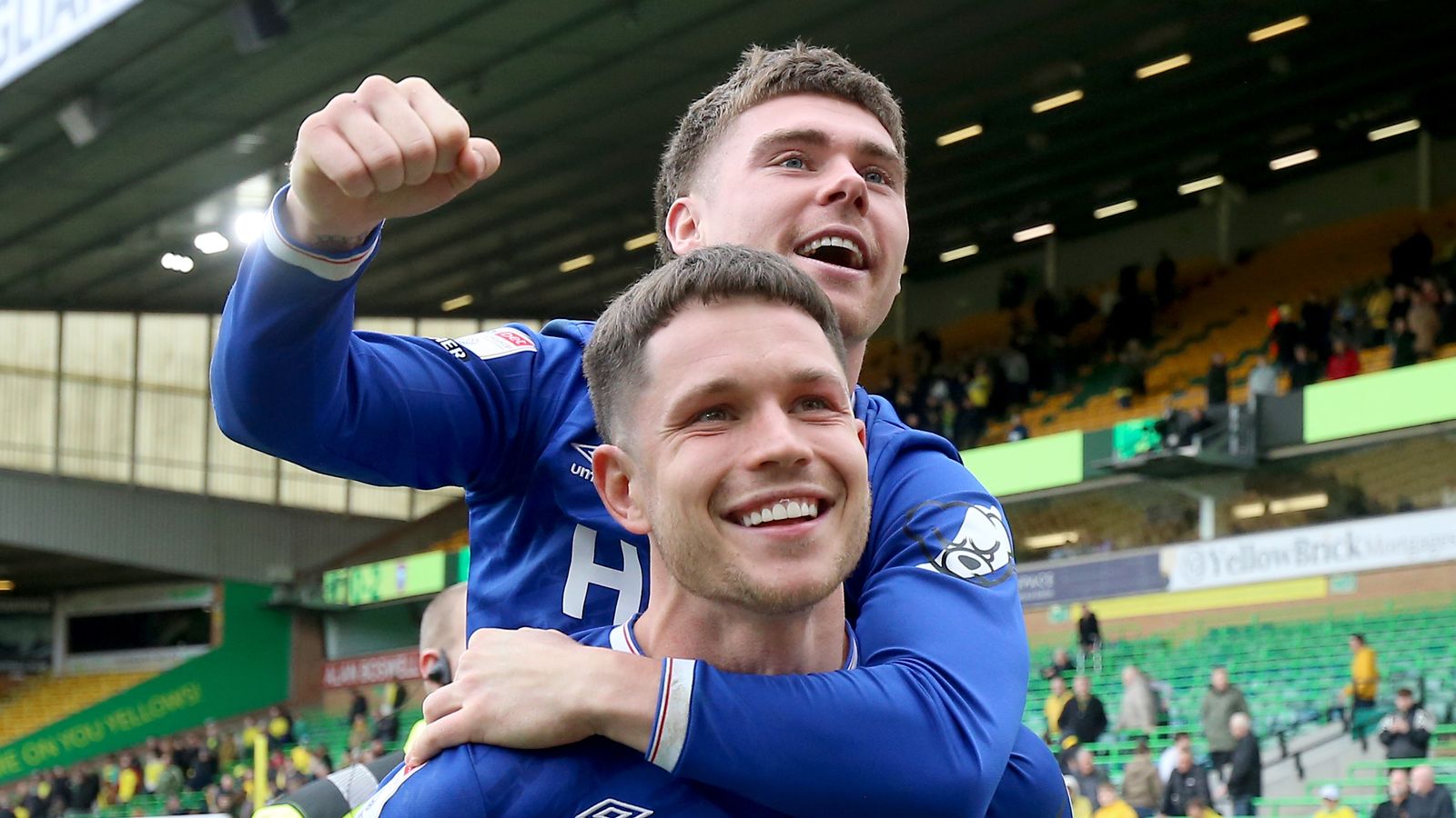 สรุปแชมเปี้ยนชิพ: Ipswich จ่อขึ้นแท่น, Leicester งานเข้า!
