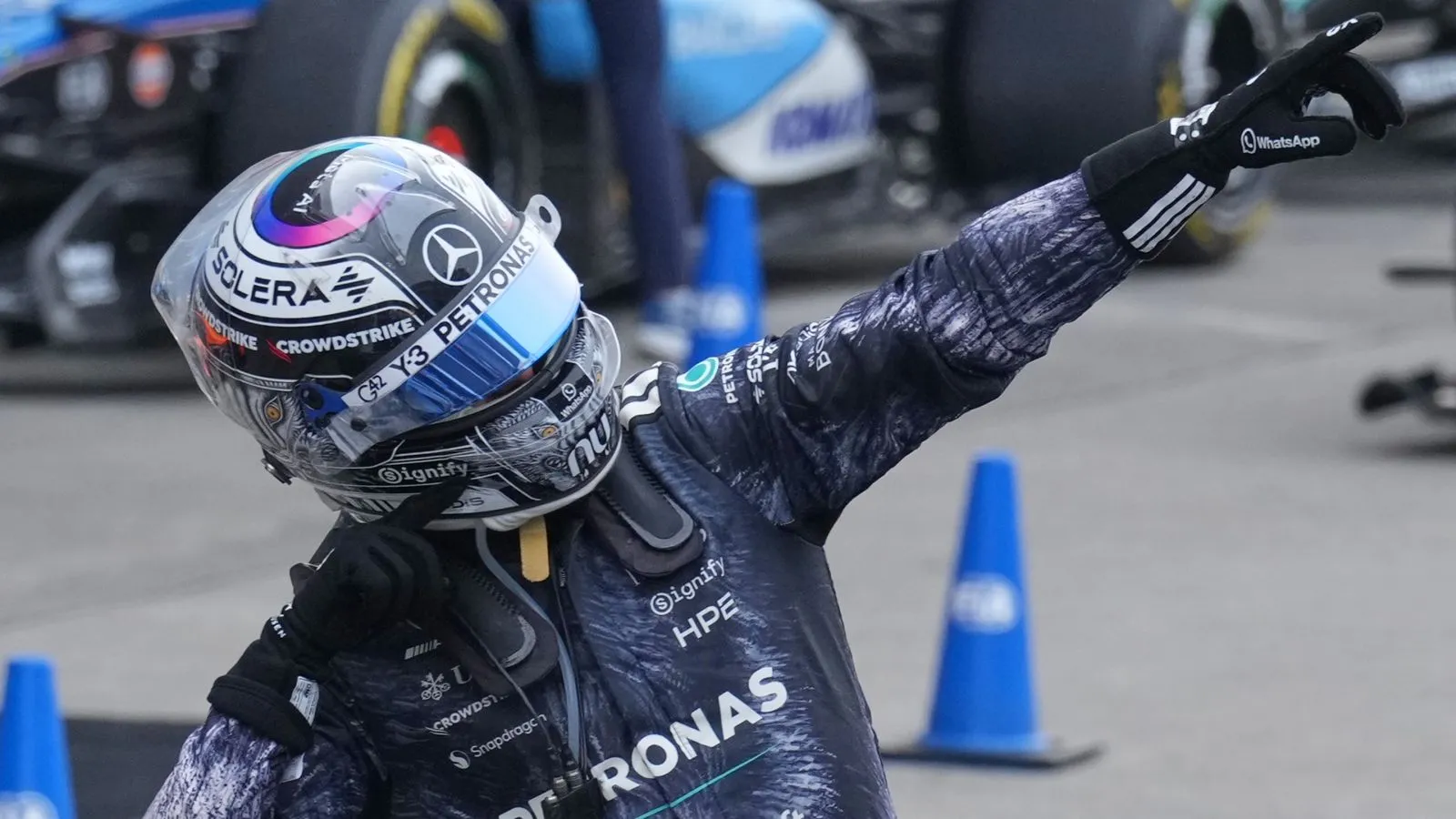Kimi Antonelli ผงาดคว้าชัยที่ Suzuka ปาดหน้า George Russell ขึ้นรั้งจ่าฝูงโลก!