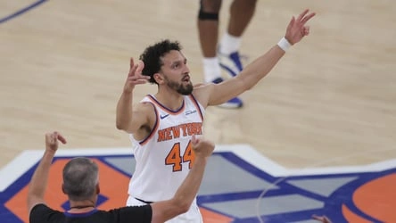การประเมินความเสี่ยงที่ลดลง: Landry Shamet กับการยับยั้งความสูญเสียในควอเตอร์ที่ 4 นำ Knicks คว้าชัย Game 1