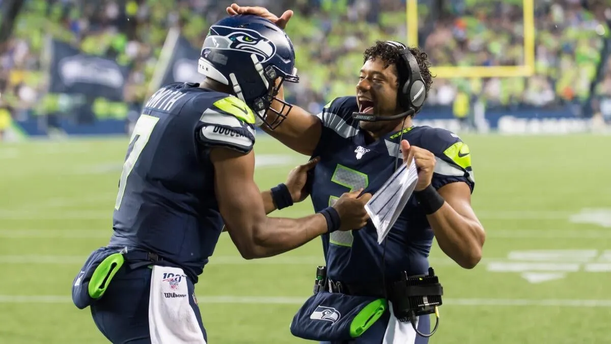 นาฏกรรมบทใหม่ ณ เมโทรโพลิส: เมื่อ Russell Wilson อาจหวนคืนสู่ร่มเงาของศิษย์เก่าภายใต้คำแนะนำของ Geno Smith