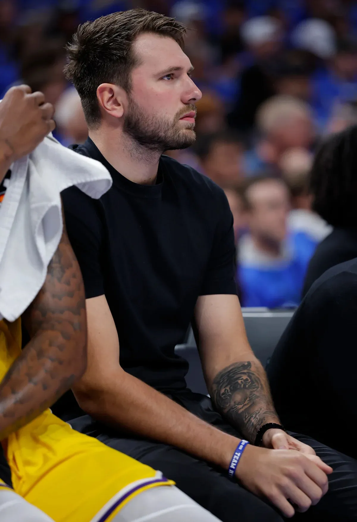 ดราม่าสนั่นสังเวียน! เมื่อ Ric Flair ท้าทายหัวใจ Luka Doncic ท่ามกลางวิกฤตอาการบาดเจ็บของ Lakers