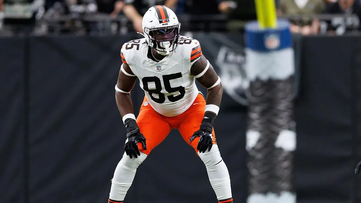 นาฏกรรมแห่งแรงเหวี่ยง: David Njoku เตรียมยาตราทัพสู่ Los Angeles Chargers เพื่อเขียนบทอัศจรรย์บทใหม่