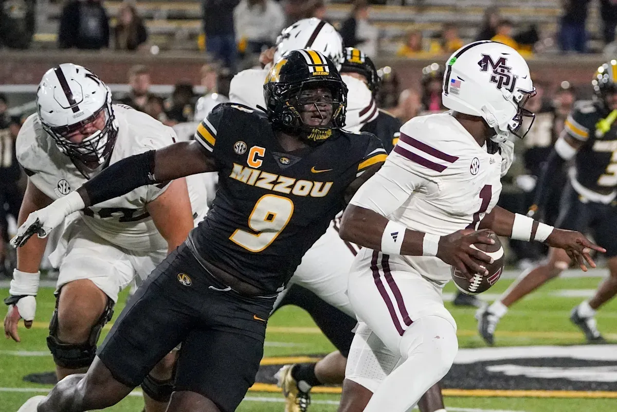 จากเงามืดในอุโมงค์สู่แสงไฟแห่งร่างสถาปัตยกรรม: Zion Young และการจารึกชื่อใน NFL Draft