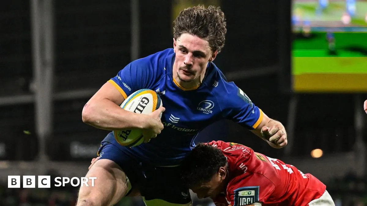 Leinster คืนชีพ บดขยี้ Scarlets คาสังเวียนโคลน
