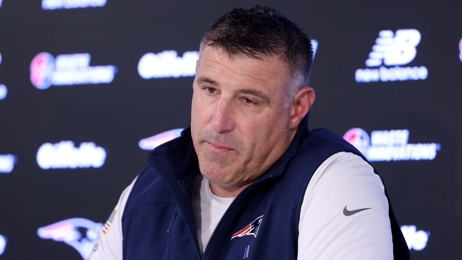 Mike Vrabel กับบทเรียนแห่งการร่วงโรย: เมื่อกิ่งก้านที่บิดเบี้ยวเรียกร้องการเยียวยาในฤดูกาลแห่ง NFL Draft
