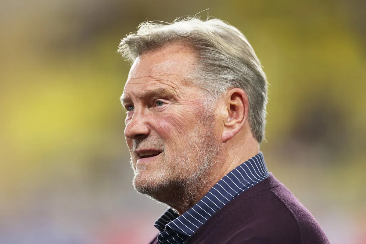 เกือบได้เห็นตำนานคืนชีพ! Glenn Hoddle รับเคยเสนอตัวคุม Tottenham พร้อมคู่หู Ossie Ardiles ก่อนหวยลงที่ De Zerbi