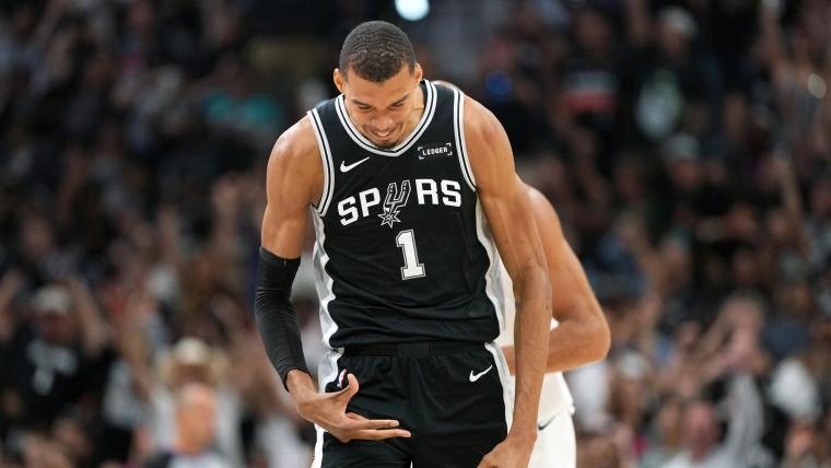 วิเคราะห์กลไกความเสี่ยง: San Antonio Spurs กับระบบขับเคลื่อน 3 หัวใจที่มากกว่าแค่ Victor Wembanyama
