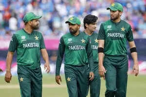 การหวนคืนของ Babar Azam ท่ามกลางรอยร้าวของโครงสร้าง: วิเคราะห์รายชื่อ Pakistan ปะทะ Australia