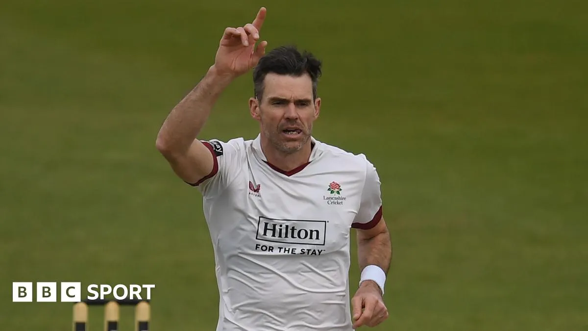 แก่แต่เก๋า! Jimmy Anderson กด 5 วิคเก็ต พา Lancashire บุกถล่ม Northants ยับเยิน