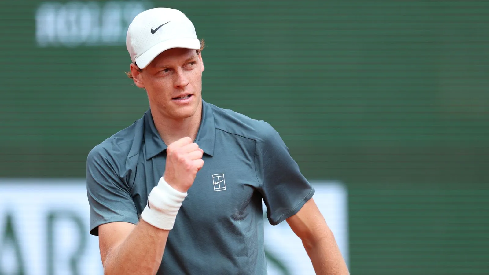 Monte-Carlo Masters: Jannik Sinner ผงาดทาบชั้น 'Big Three' กับชัยชนะครั้งที่ 20 บนสังเวียนดินที่กัดกินวิญญาณ