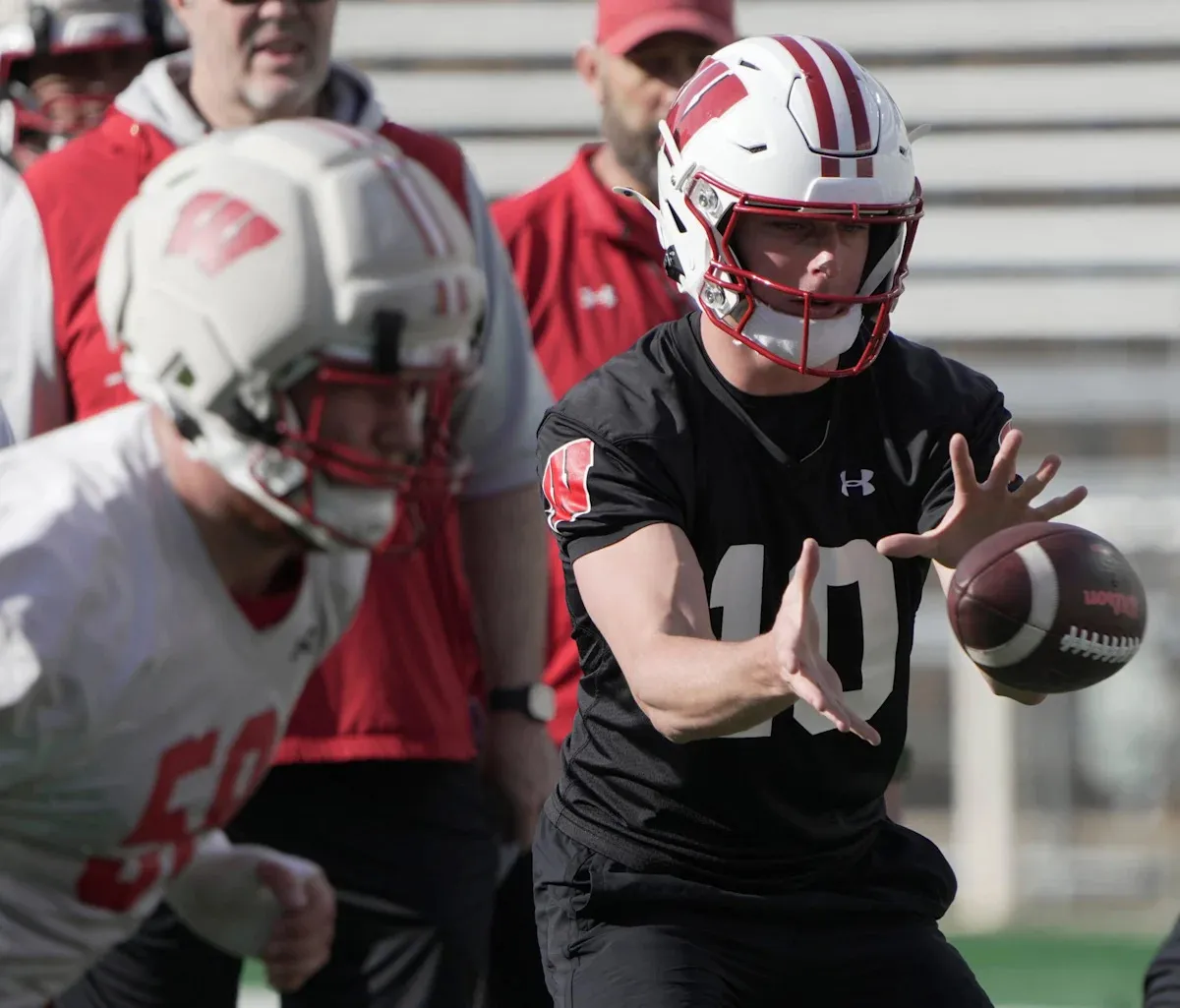 สามคำทำนายดิบเถื่อนหลังสิ้นสุดฤดูใบไม้ผลิของ Wisconsin Football
