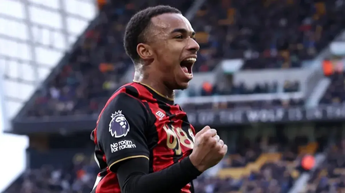 เงาที่ทาบทับลอนดอนเหนือ: หาก Arsenal พลาดหวังจาก Julian Alvarez แผนสำรองในม่านหมอกคือใคร?