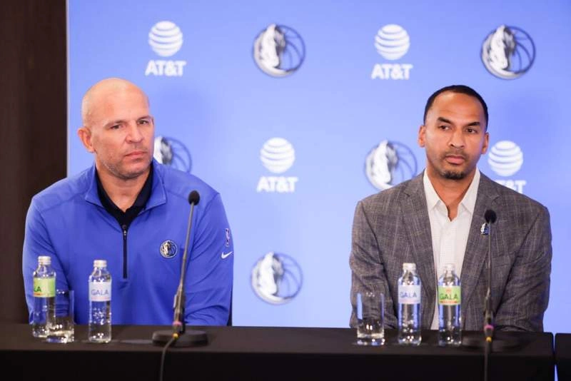 เหยื่อรายล่าสุดในเกมอำนาจ: ทำไมอดีตดาวดัง NFL ถึงมองว่า Jason Kidd คือความพ่ายแพ้ของ Nico Harrison ในรัง Mavericks