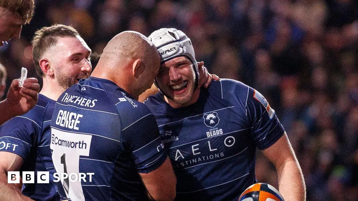 Bristol คำนวณแรงบิดและเวกเตอร์ถล่ม Gloucester บีบระยะห่างสู่กลุ่ม Top Four
