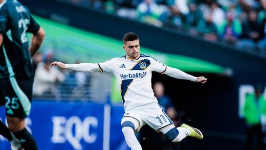 LA Galaxy พลิกฟื้นผืนดิน บุกสยบ Seattle 2-0 ในวันที่แสงแดดพาดผ่าน Lumen Field