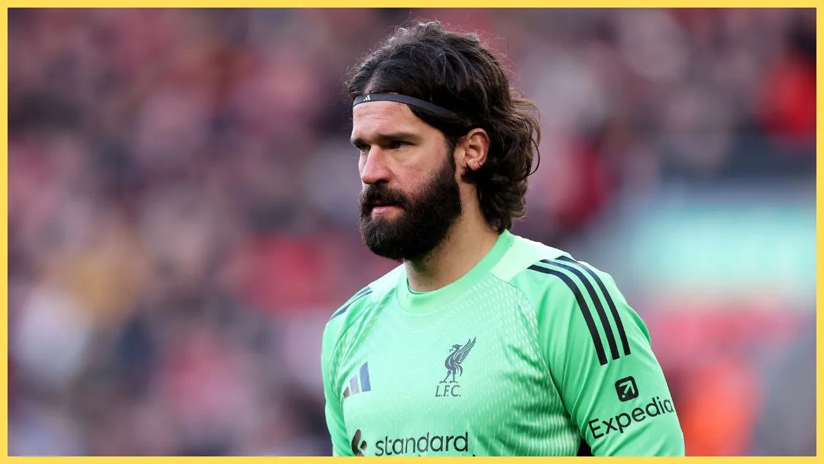 เงาที่ทาบทับ Anfield: เมื่อ Alisson Becker อาจเป็นผู้นำรายต่อไปที่เดินจากไปในม่านหมอกแห่งความไม่แน่นอน