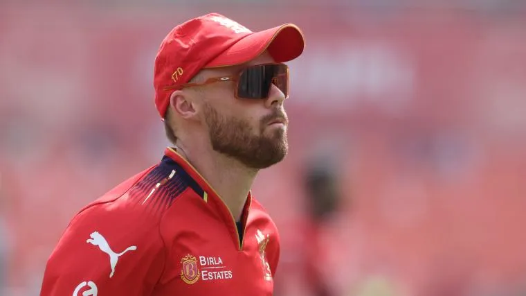 Phil Salt จะรอดหรือจะร่วง? อัปเดตอาการบาดเจ็บตัวตึง RCB หลังบินด่วนกลับอังกฤษ