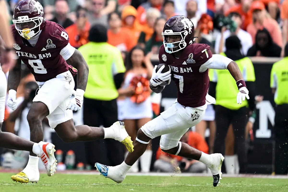 นาฏกรรมแห่งรุกกี้: สองขุนพลปีกนอก Cleveland Browns เตรียมจารึกนาม ณ Rookie Premiere กลางมหานคร Los Angeles