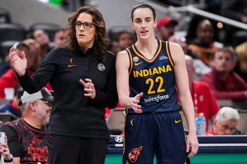 ไล่ออกไปซะ: เมื่อรอยร้าวใน Indiana Fever ปะทุ แฟนบาสคลั่งสั่งปลด Stephanie White เซ่นสังเวยอาการบาดเจ็บ Caitlin Clark