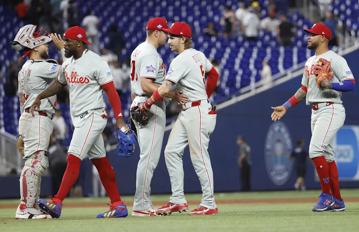 ไล่ล่าปีศาจท่ามกลางแสงไฟ: Phillies 6, Marlins 5
