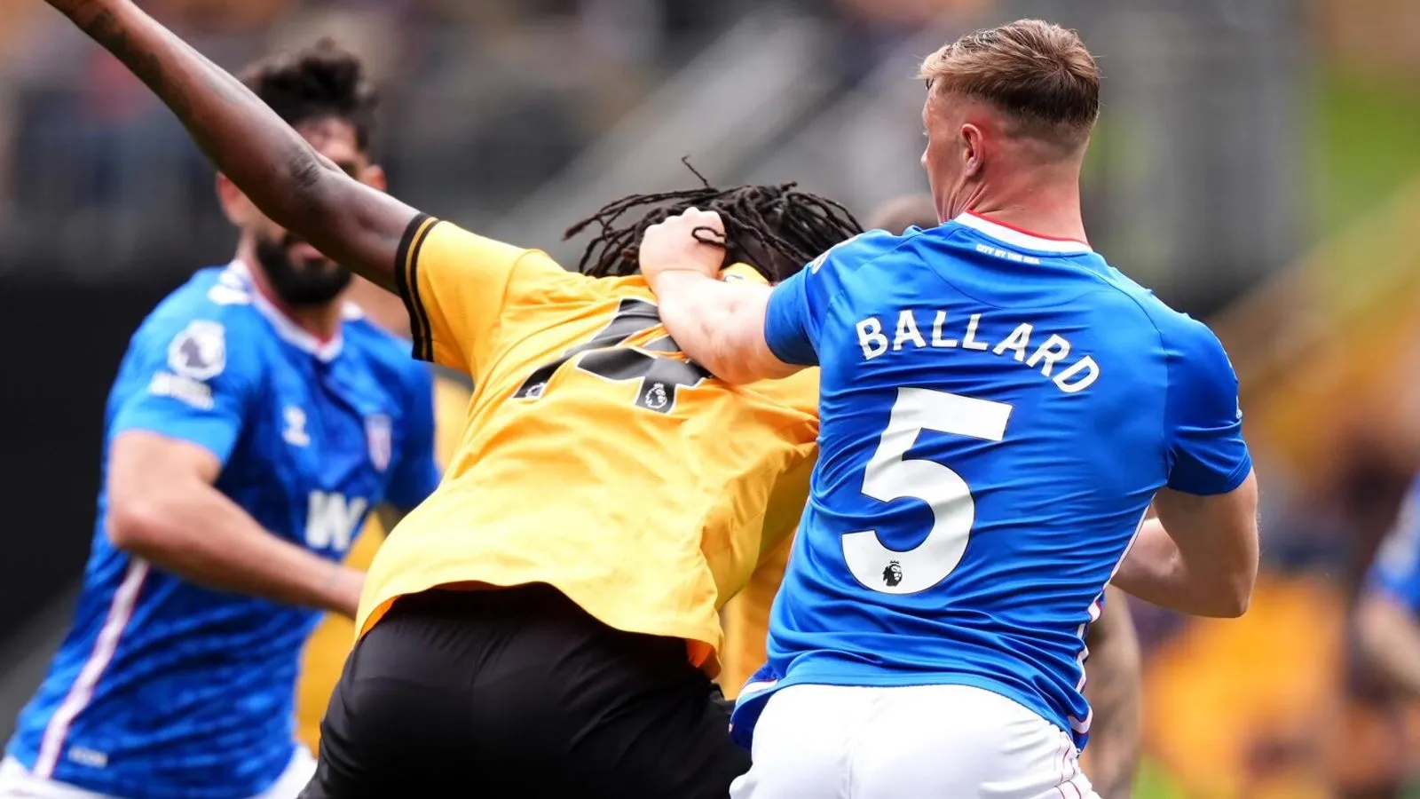 ดึงผมเป็นเหตุ สังเกตได้! Wolves เจ๊า Sunderland ในแมตช์ที่ 'ทรงผม' คืออุปสรรคการป้องกัน