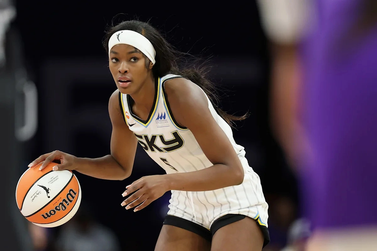 ปิดฉากแผนปล้น: Rickea Jackson กับฝันร้ายที่เข่าซ้าย และรอยร้าวในอาณาจักร Chicago Sky