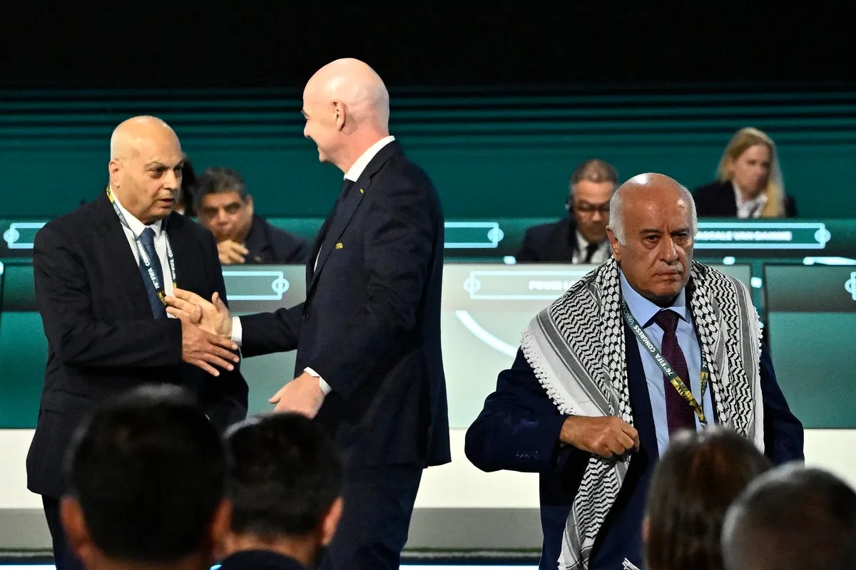 Infantino พยายามเป็นกาวใจ! ช็อตฟีลกลางงาน Fifa Congress เมื่อปาเลสไตน์เมินจับมืออิสราเอล