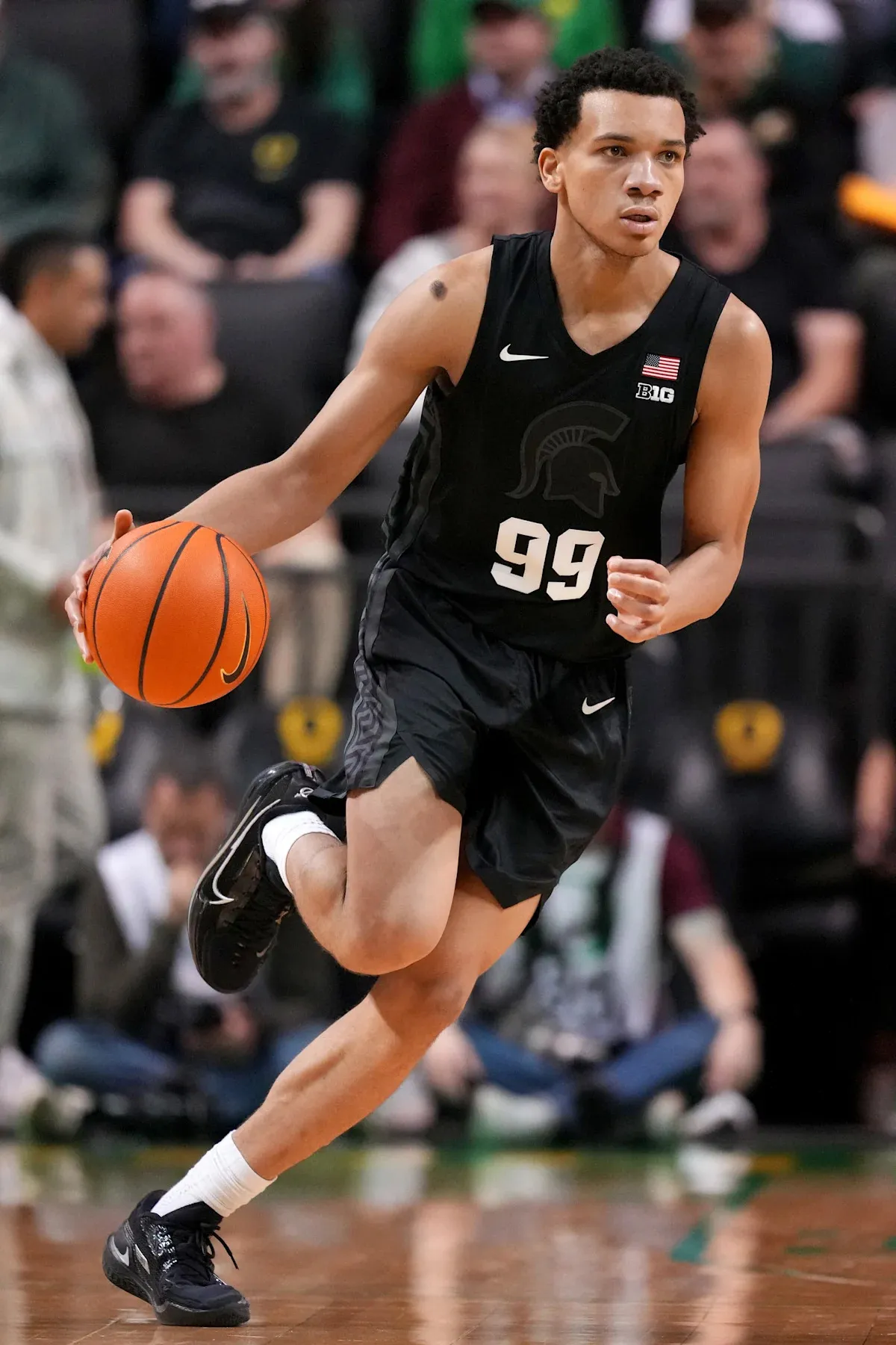 แผนลวงกลางดึก: Divine Ugochukwu ทิ้งไพ่ใบสุดท้าย ลา Michigan State