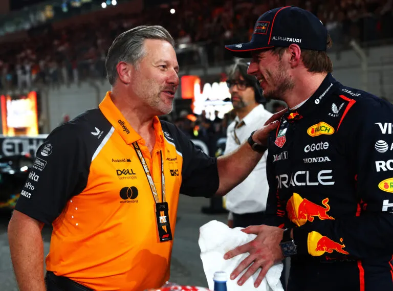 โศกนาฏกรรมแห่งอำนาจที่ถูกสยบ: Zak Brown ยันชัด Lambiase คือฟันเฟืองใต้บัญชา Stella