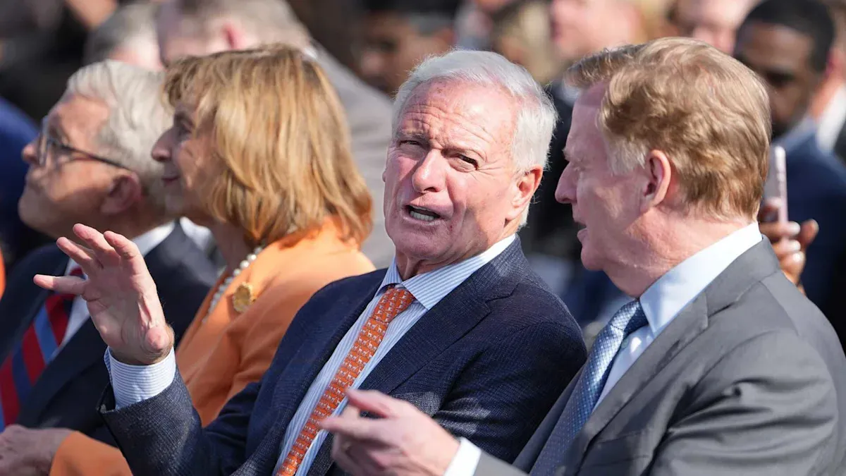 คำลวงใต้โดมใหม่: Jimmy Haslam กับสัญญาเรื่องตั๋วราคาถูกที่ Huntington Bank Field
