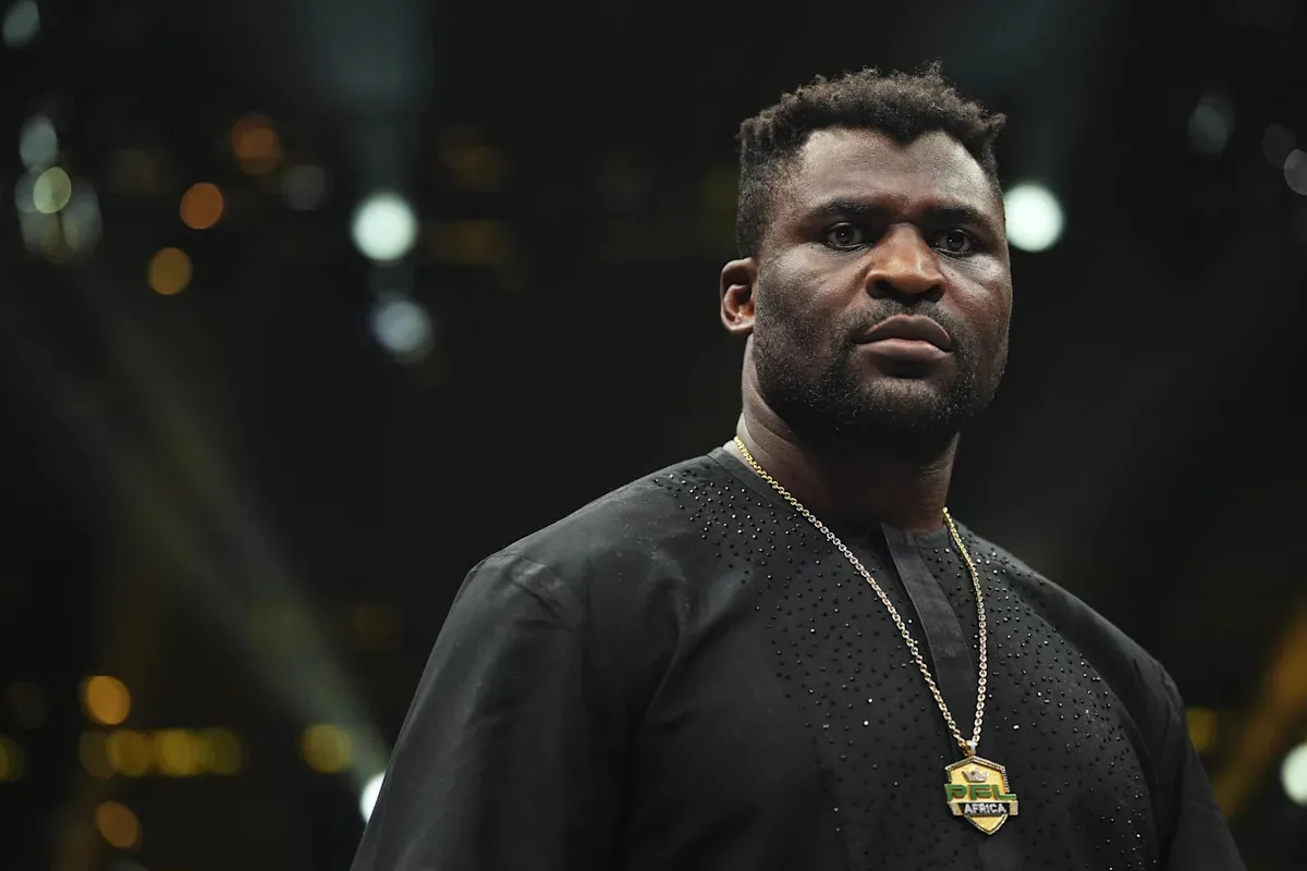 โศกนาฏกรรมแห่งรุ่นยักษ์: Francis Ngannou กับรอยร้าวที่ยากจะประสานในกรงเหล็ก