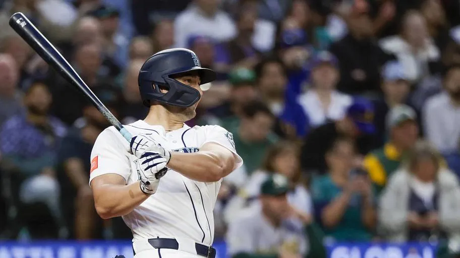 โศกนาฏกรรมแห่งการแลกเปลี่ยน: เมื่อ Dominic Canzone อาจถูกเนรเทศสู่ Atlanta Braves เพื่อเติมเต็มลิขิตแห่งชัยชนะ
