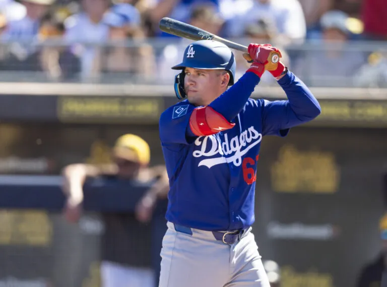 วิเคราะห์งบประมาณทรัพยากรมนุษย์: Los Angeles Dodgers เรียกตัว Ryan Ward ขึ้นบัญชีใช้งานแทน Freddie Freeman