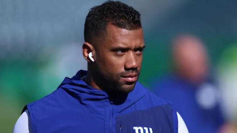 จากสมรภูมิสู่หน้าจอ: เหตุใด Russell Wilson อาจเลือกยุติบทบาทจอมทัพเพื่อก้าวสู่เส้นทางนักวิจารณ์